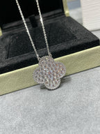 ¡®Glow¡¯CLOVER 25MM LARGE PENDANT DIAMOND PAVED SILVER NECKLACE