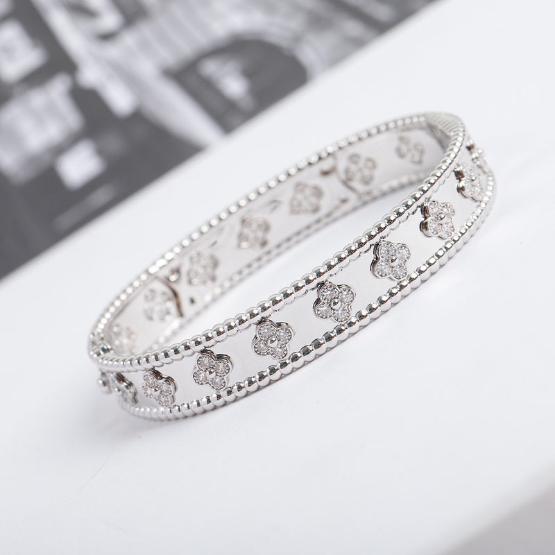 ¡®Glow¡¯CLOVER BRACELET 8MM DIAMONDS