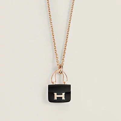 GlowWOMEN'S HM AMULETTES CONSTANCE PENDANT NECKLACE