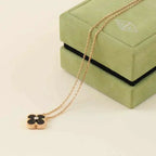 ¡®Glow¡¯CLOVER 15MM DIAMOND ONYX NECKLACE
