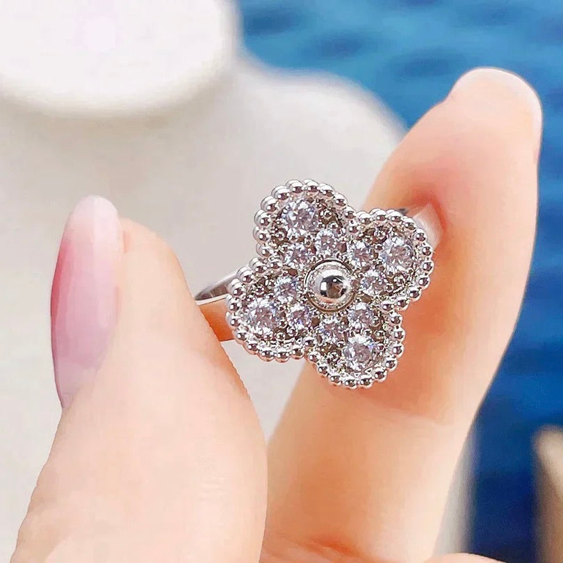 ¡®Glow¡¯CLOVER DIAMOND RING