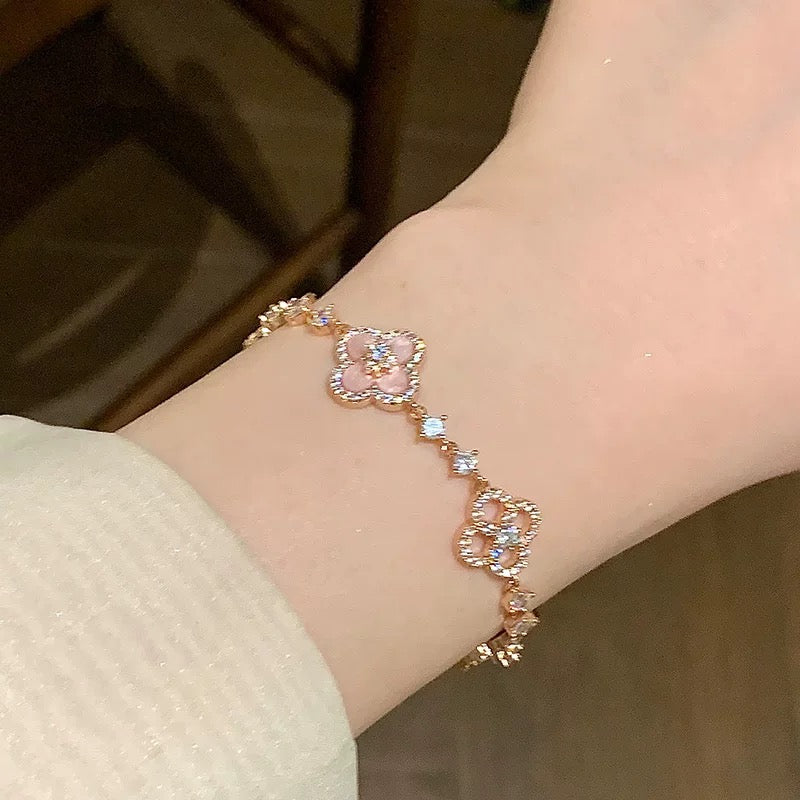 GlowCLOVER 5 MOTIF PINK BLUE RED WHITE BRACELET