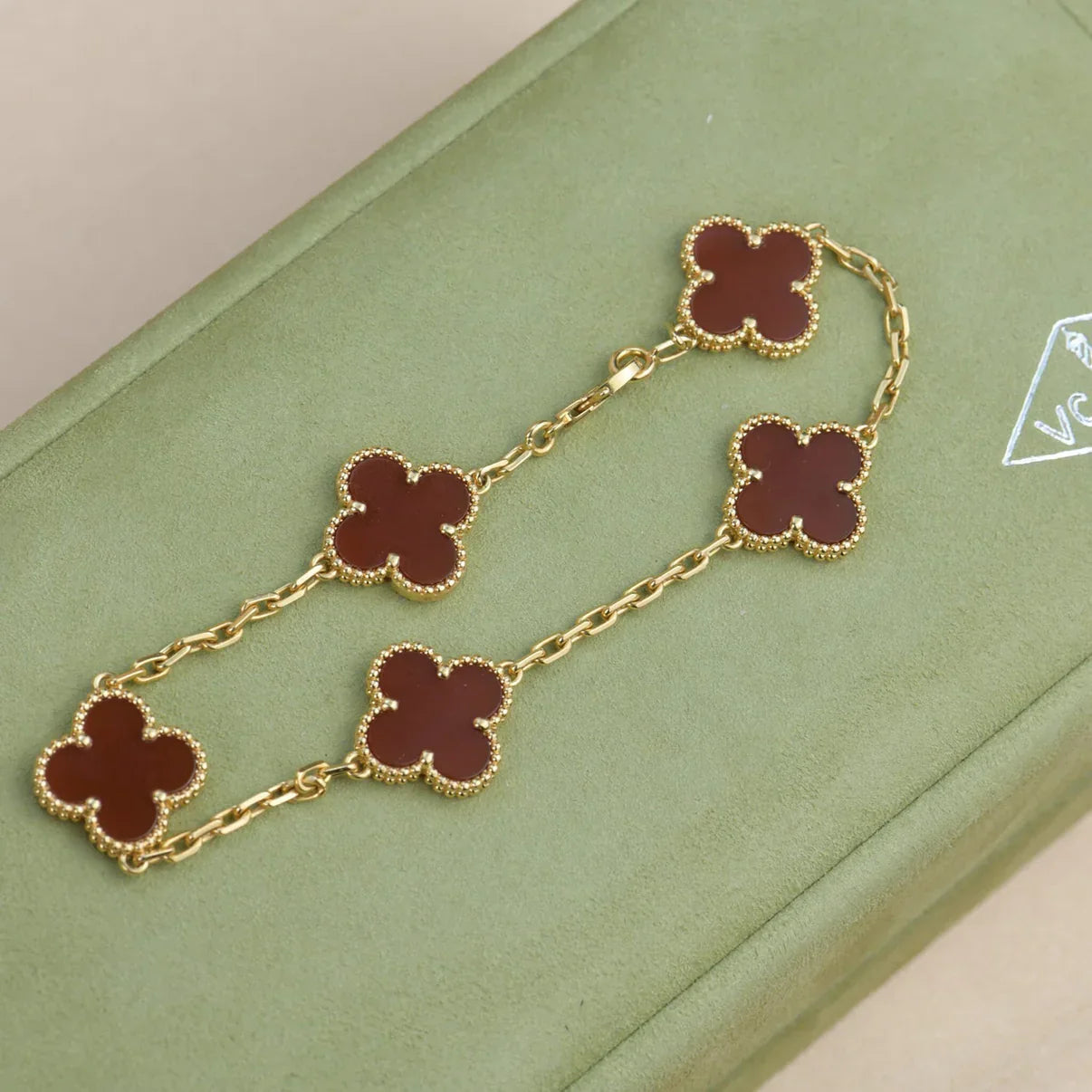 [Glow]New  CLOVER 5 MOTIF RED CORNELIAN BRACELET COLLECTION