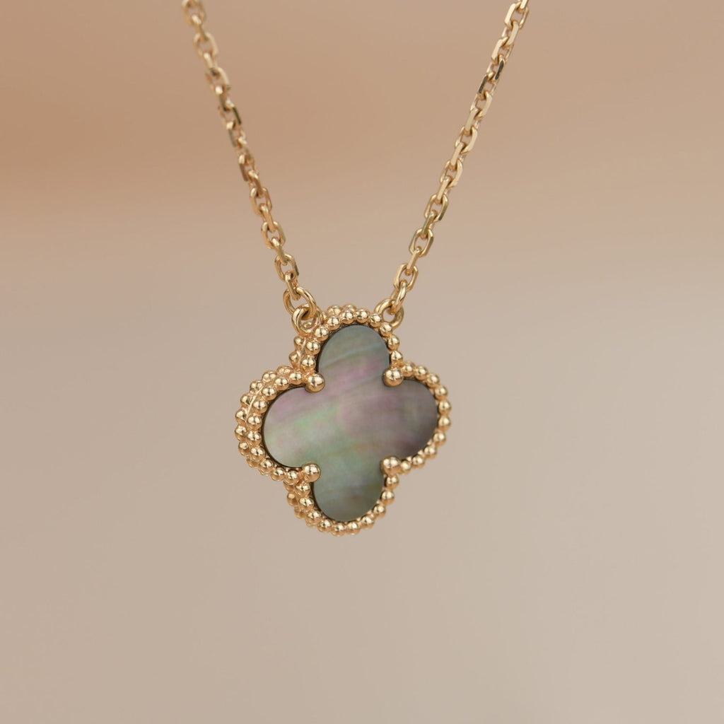 ¡®Glow¡¯CLOVER 15MM  GRAY MOTHER OF PEARL NECKLACE