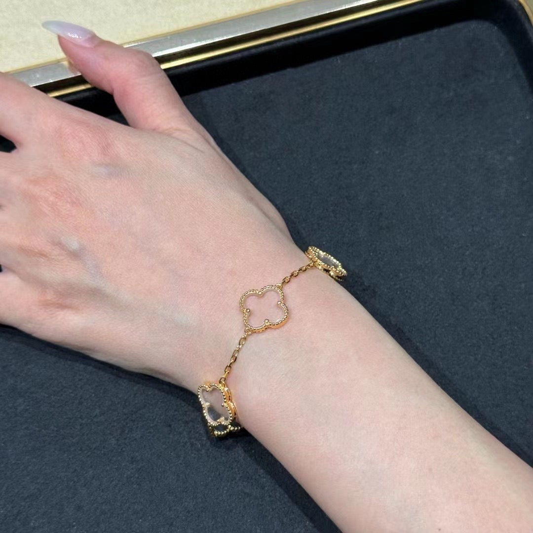 [Glow Jewelry]CLOVER 5 MOTIF ROCK CRYSTAL BRACELET