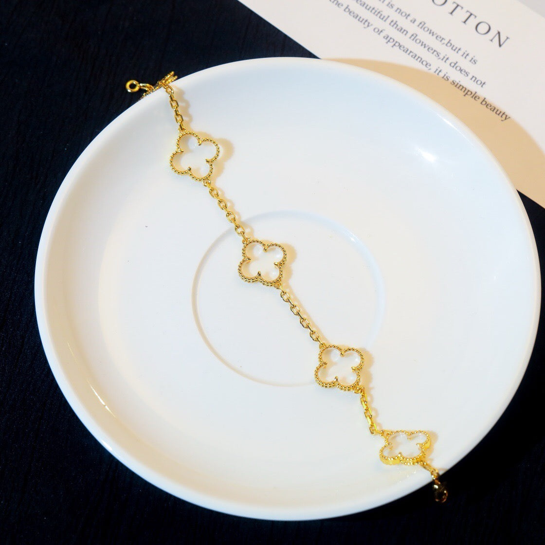 [Glow Jewelry]CLOVER 5 MOTIF ROCK CRYSTAL BRACELET