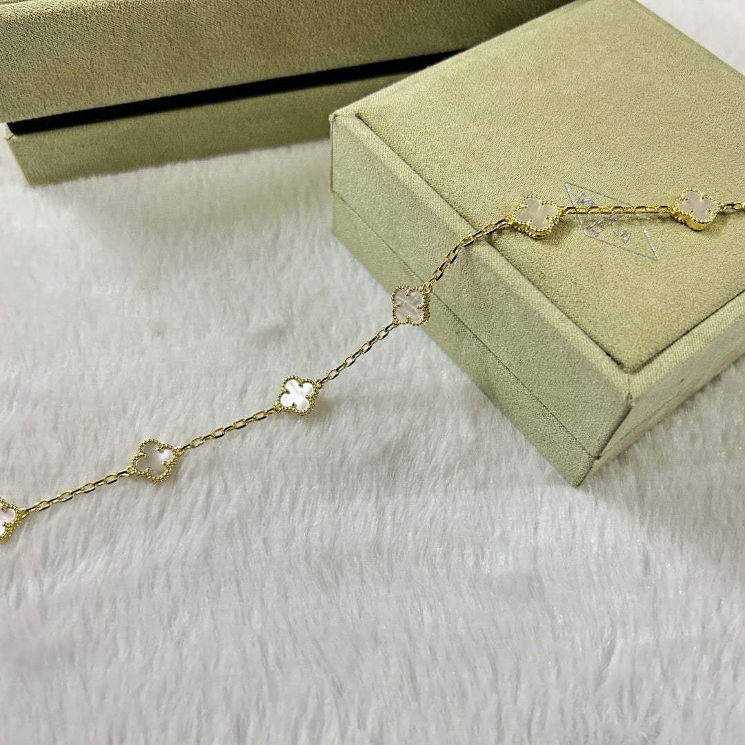 [¡®Glow¡¯]CLOVER 6 MOTIF WHITE MOP BRACELET