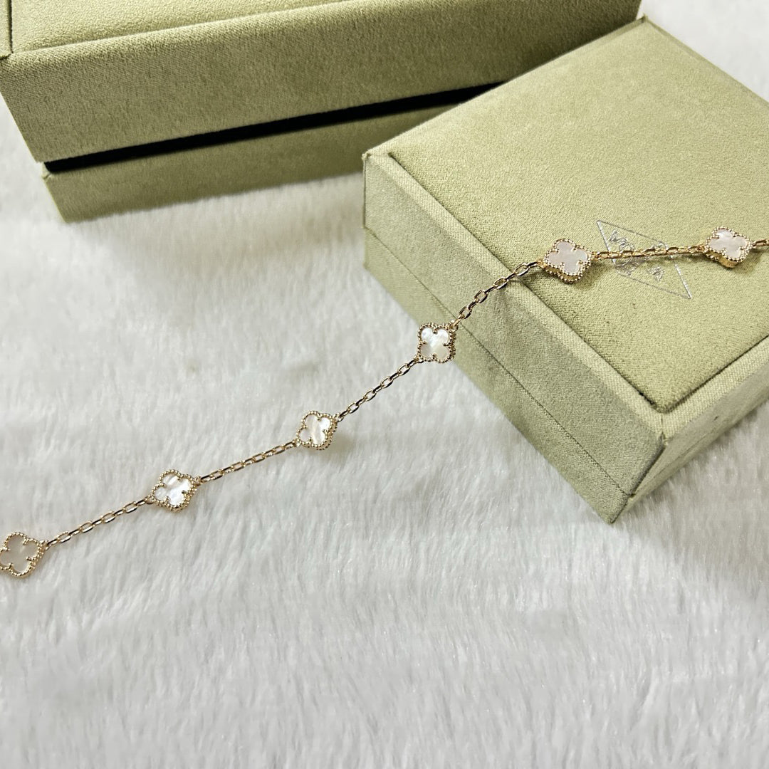 [¡®Glow¡¯]CLOVER 6 MOTIF WHITE MOP BRACELET