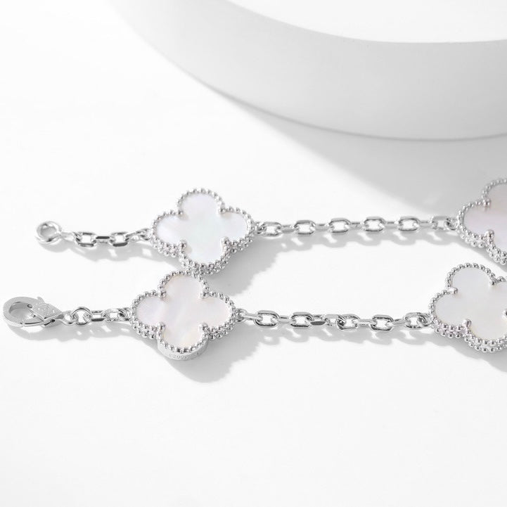 ¡®Glow¡¯CLOVER 10 MOTIFS WHITE MOTHER OF PEARL NECKLACE