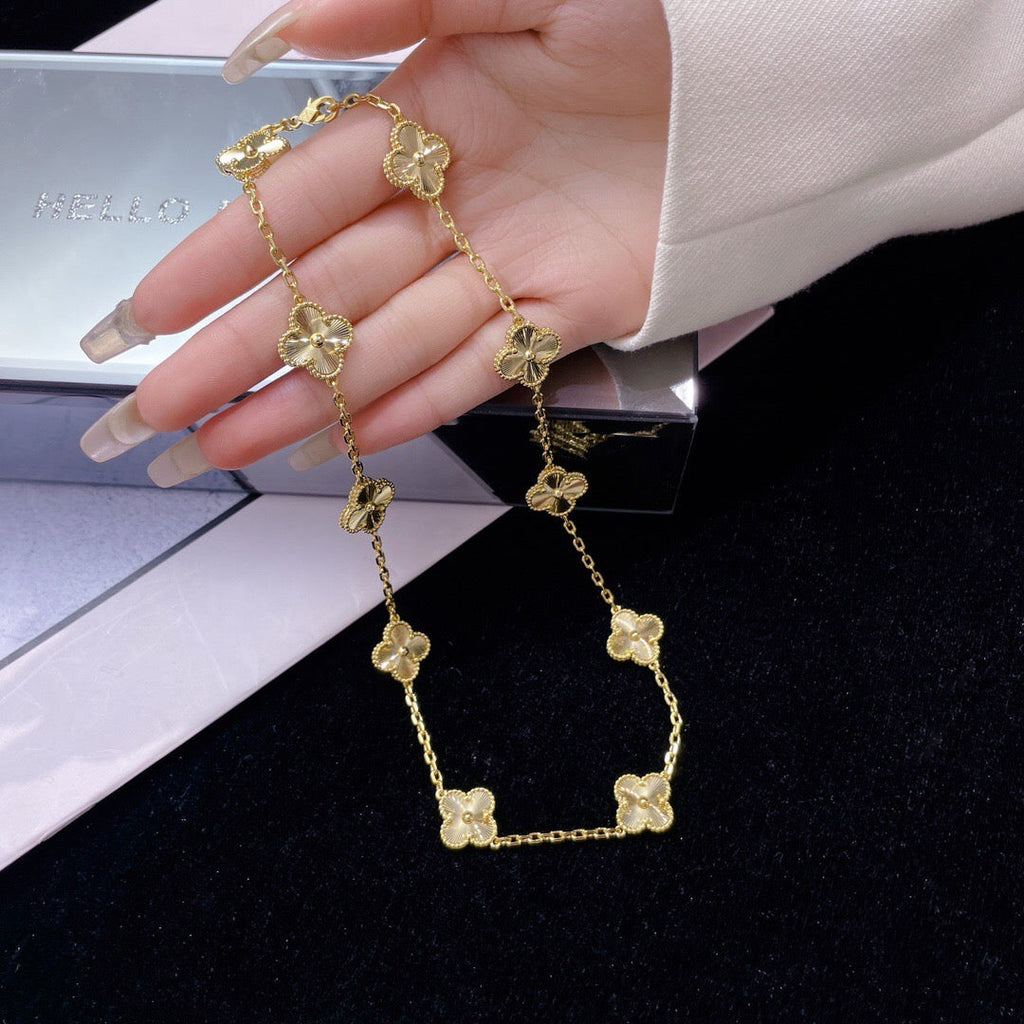 ¡®Glow¡¯CLOVER 10 MOTIFS LASER NECKLACE