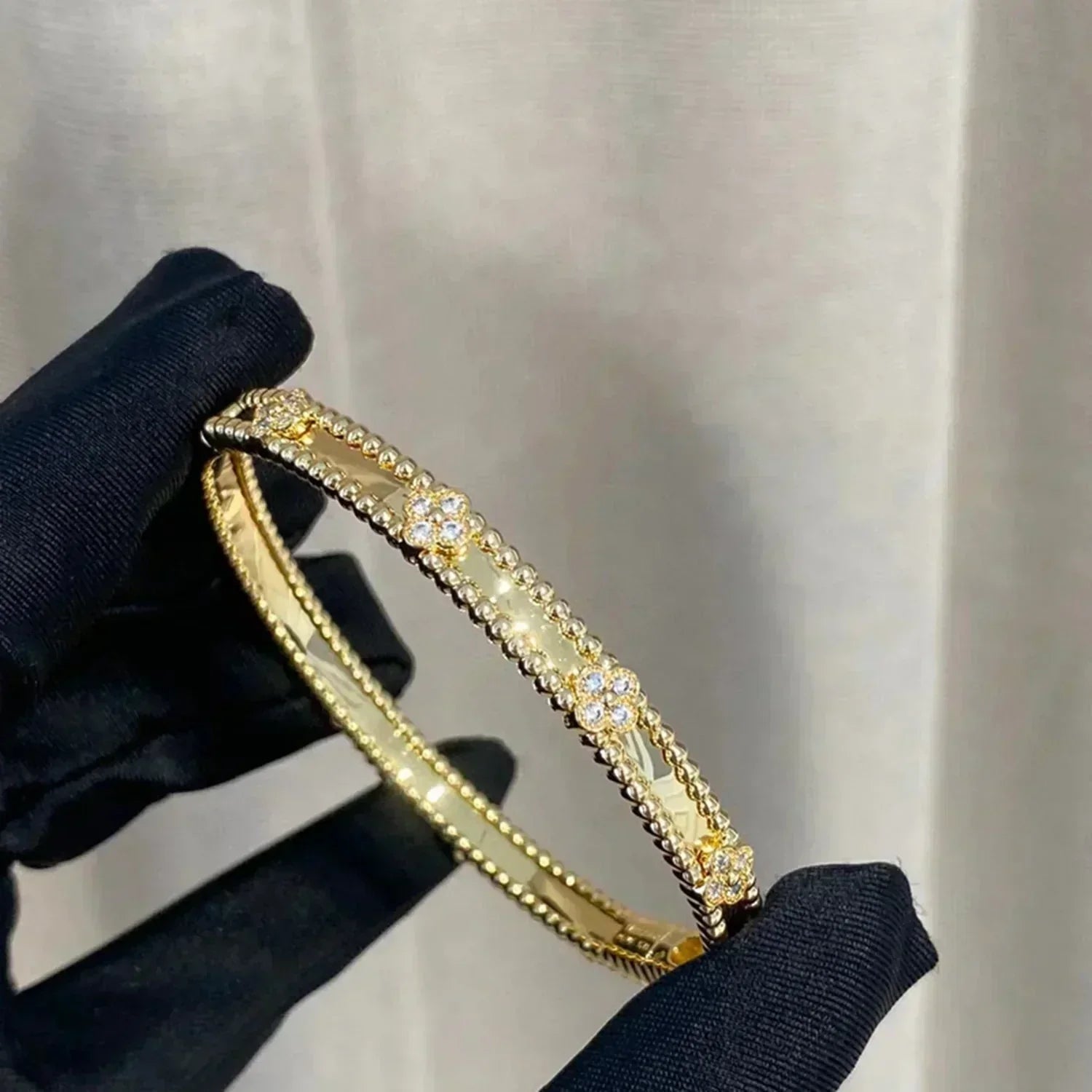 ¡®Glow¡¯CLOVER BRACELET 4MM DIAMONDS