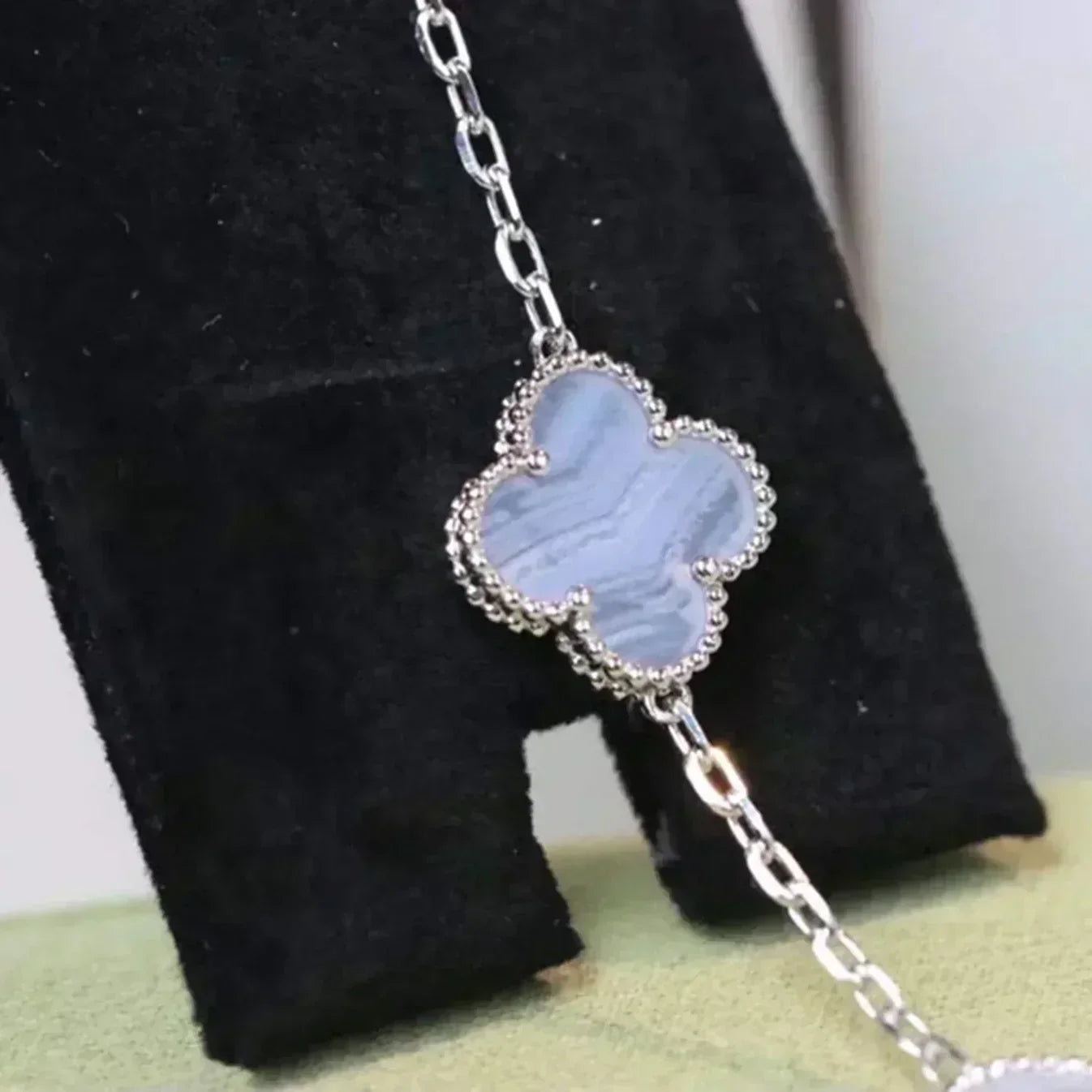 [Glow]New  CLOVER 5 MOTIF PURPLE CHALCEDONY BRACELET COLLECTION