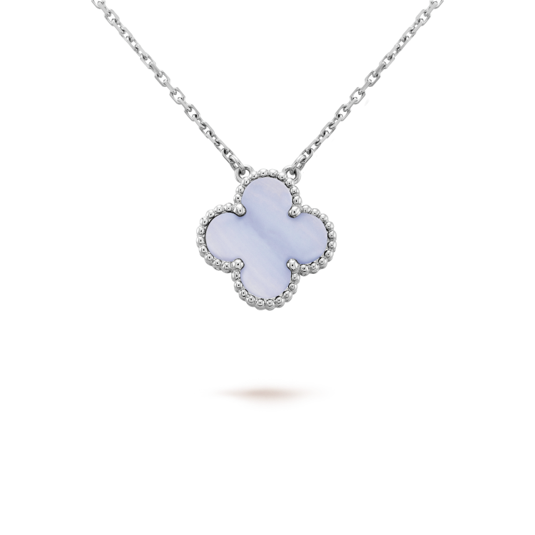 ¡®Glow¡¯CLOVER 15MM BLUE CHALCEDONY NECKLACE SILVER