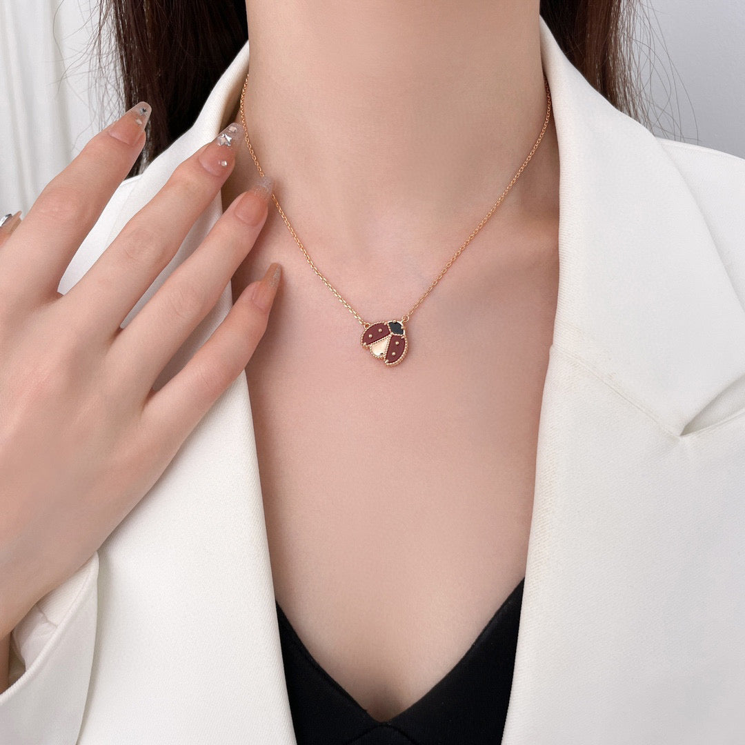 ¡®Glow¡¯LUCKY  CARNELIANS LADYBUG NECKLACE