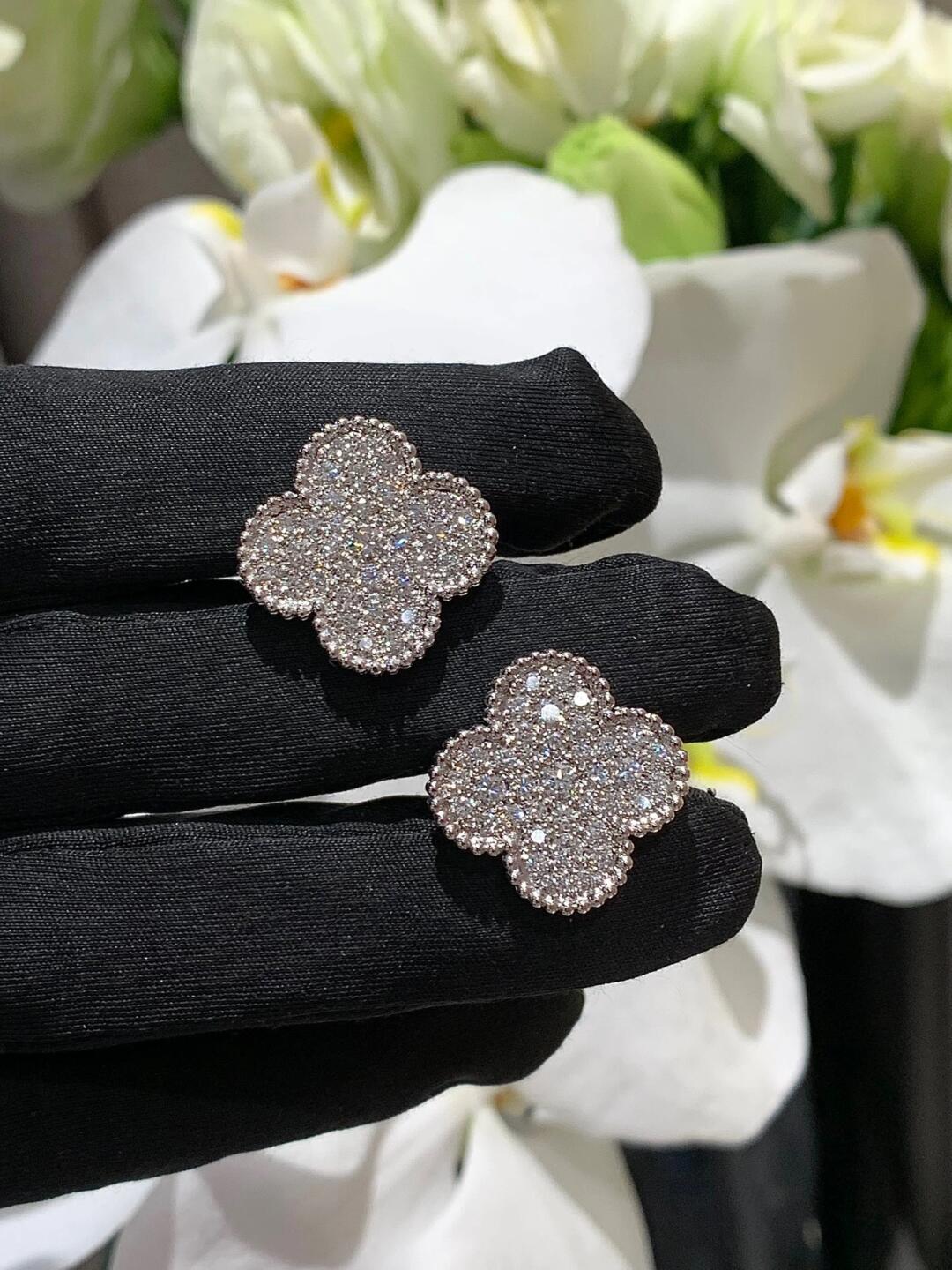 [Glow]CLOVER 20MM MOTIFS DIAMOND STUD EARRINGS SILVER