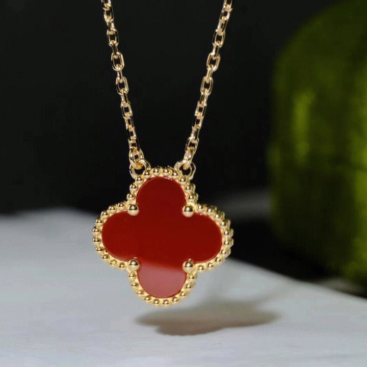 ¡®Glow¡¯CLOVER 15MM CARNELIAN SINGLE FLOWER NECKLACE