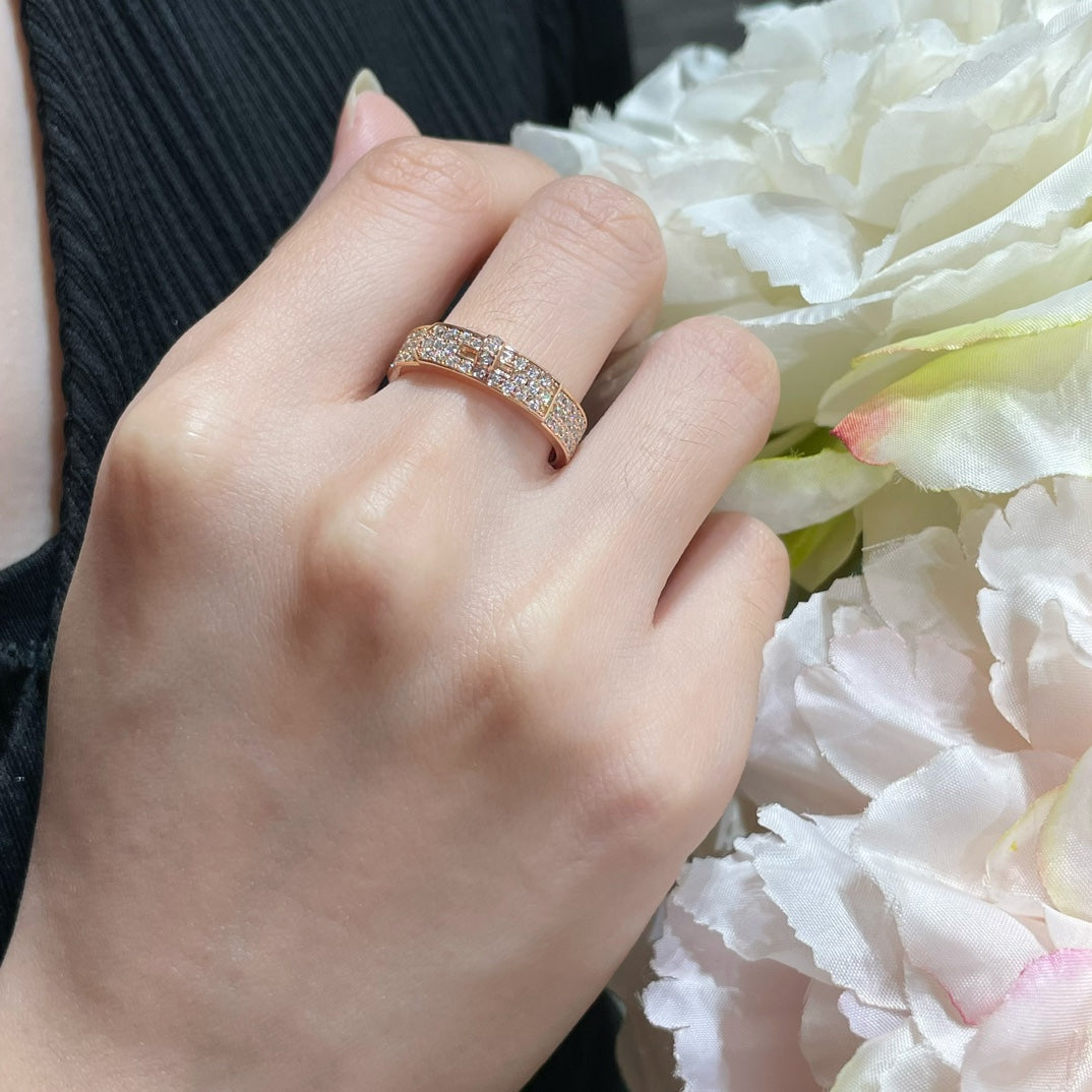 GlowKELLY PINK GOLD DIAMOND RING