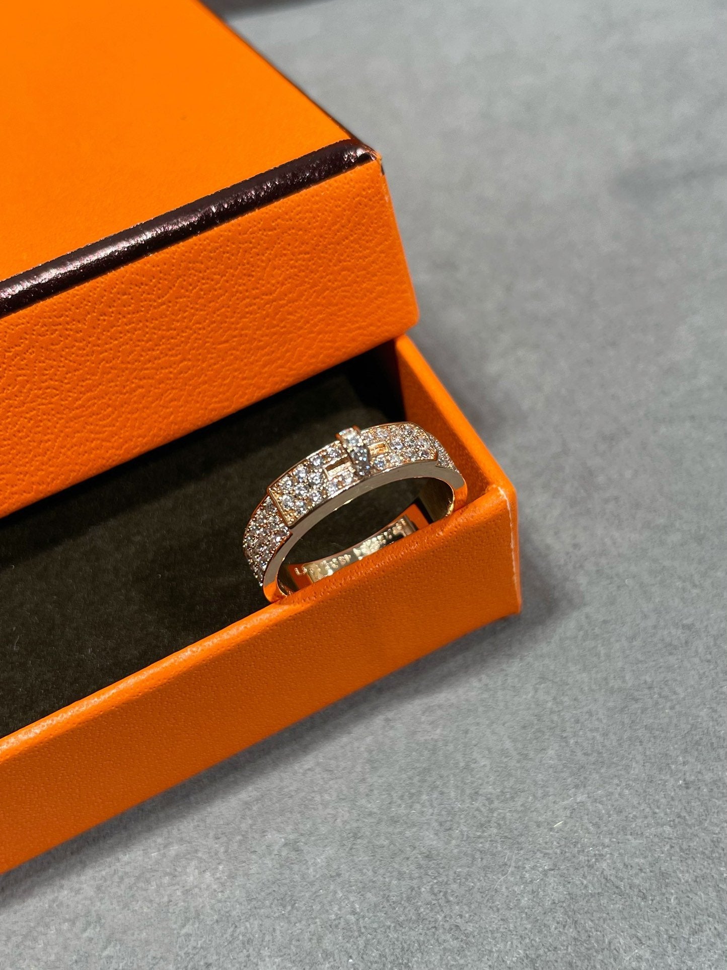 GlowKELLY PINK GOLD DIAMOND RING