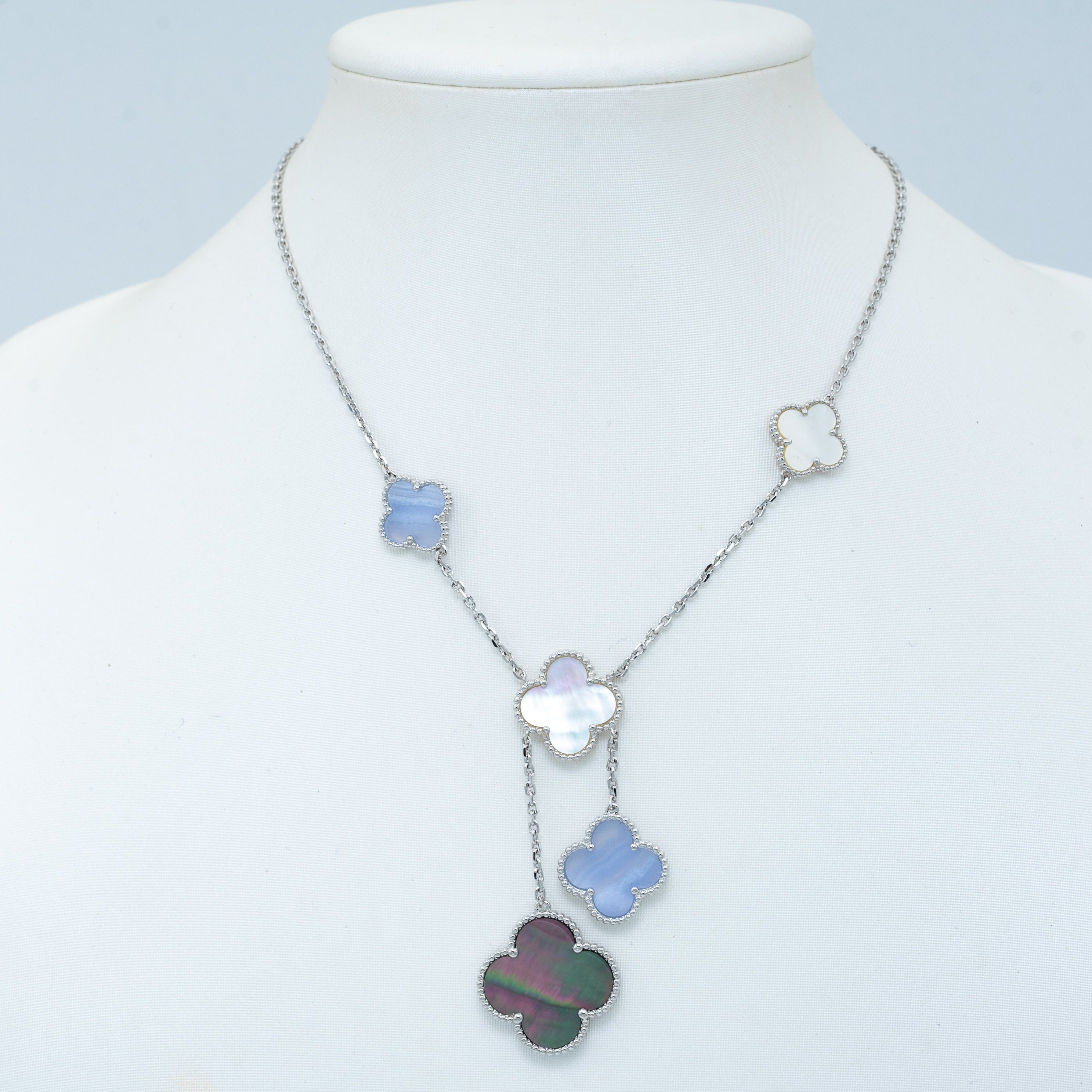 ¡®Glow¡¯CLOVER MOP CHALCEDONY NECKLACE SILVER 6 MOTIF