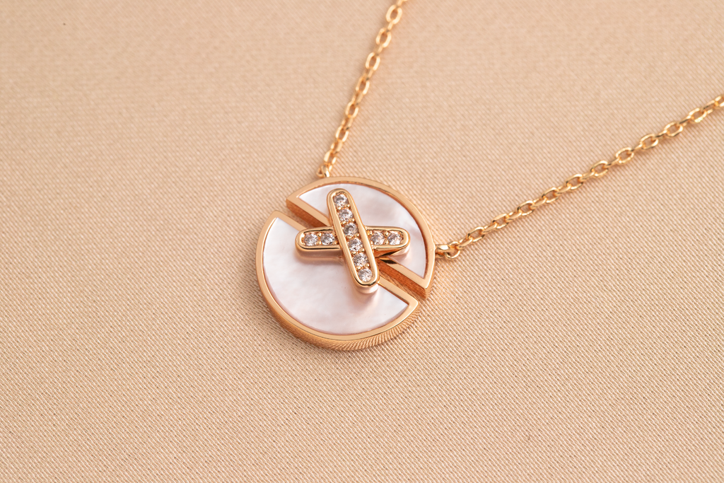 GlowJEUX DE PINK GOLD DIAMOND NECKLACE