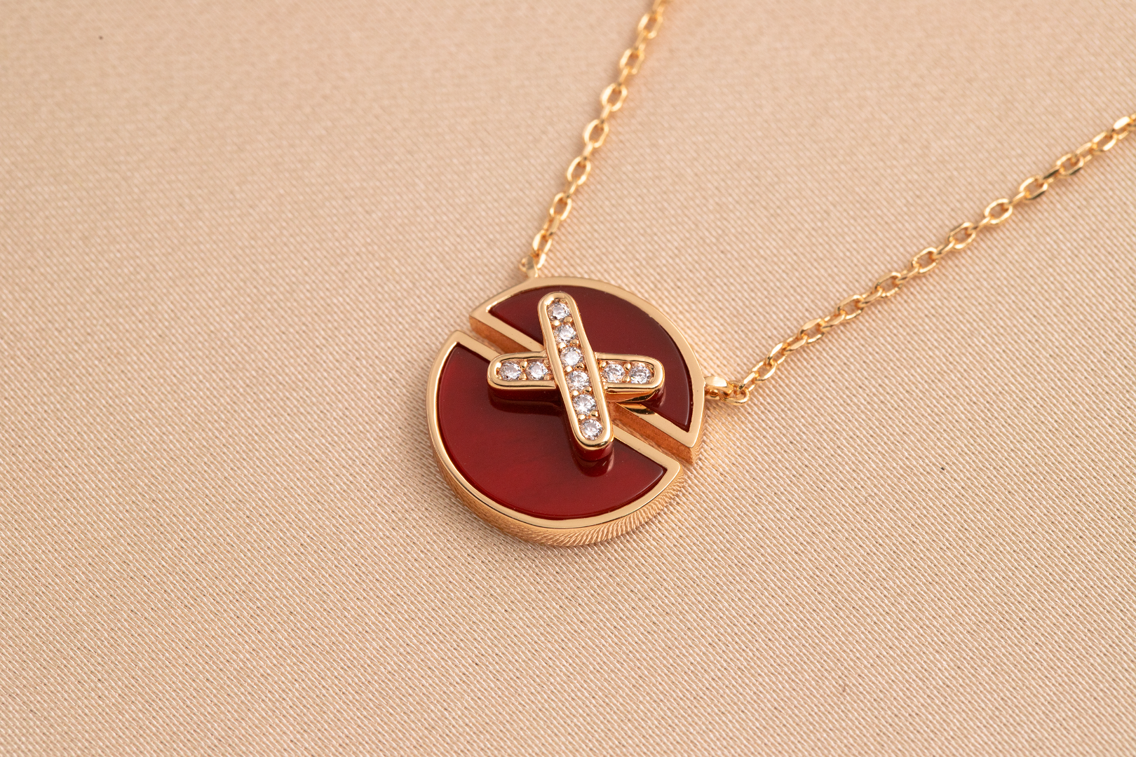GlowJEUX DE PINK GOLD DIAMOND NECKLACE