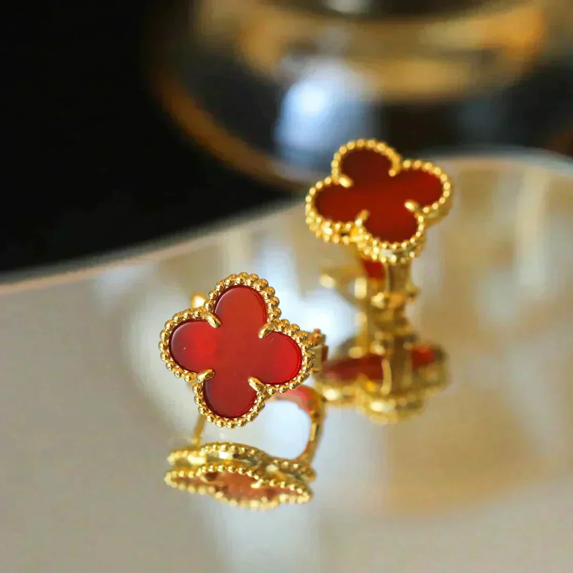 ¡®Glow¡¯CLOVER MEDIUM 1 MOTIFS CARNELIAN  EARRINGS