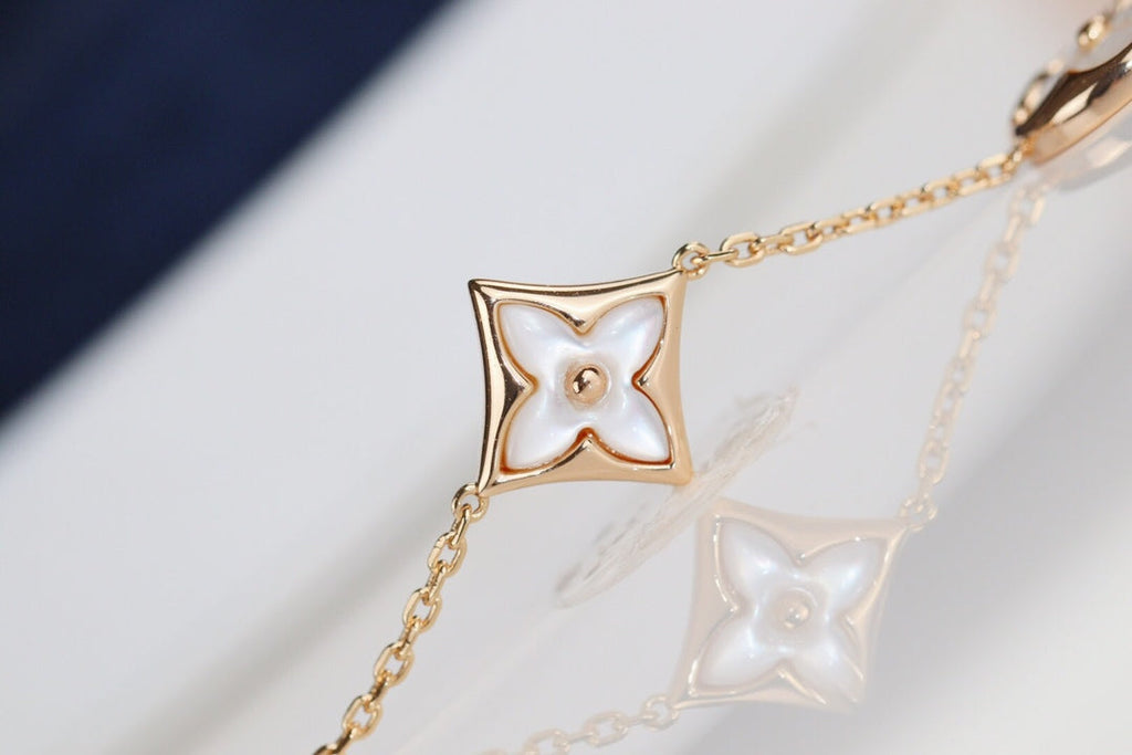 GlowLEAF CLOVER BRACELET