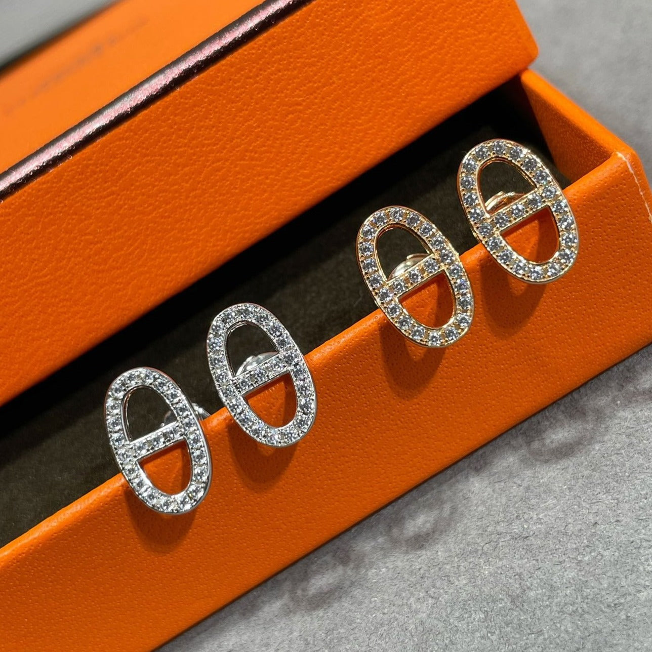 GlowHM FULL DIAMOND PIG NOSE STUD EARRINGS