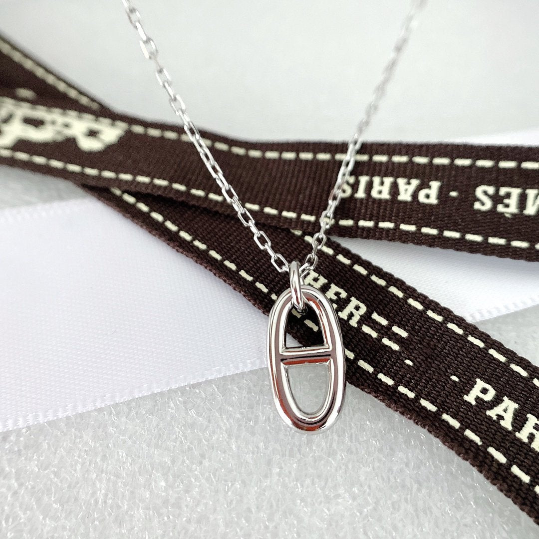 GlowHM PIG NOSE NECKLACE