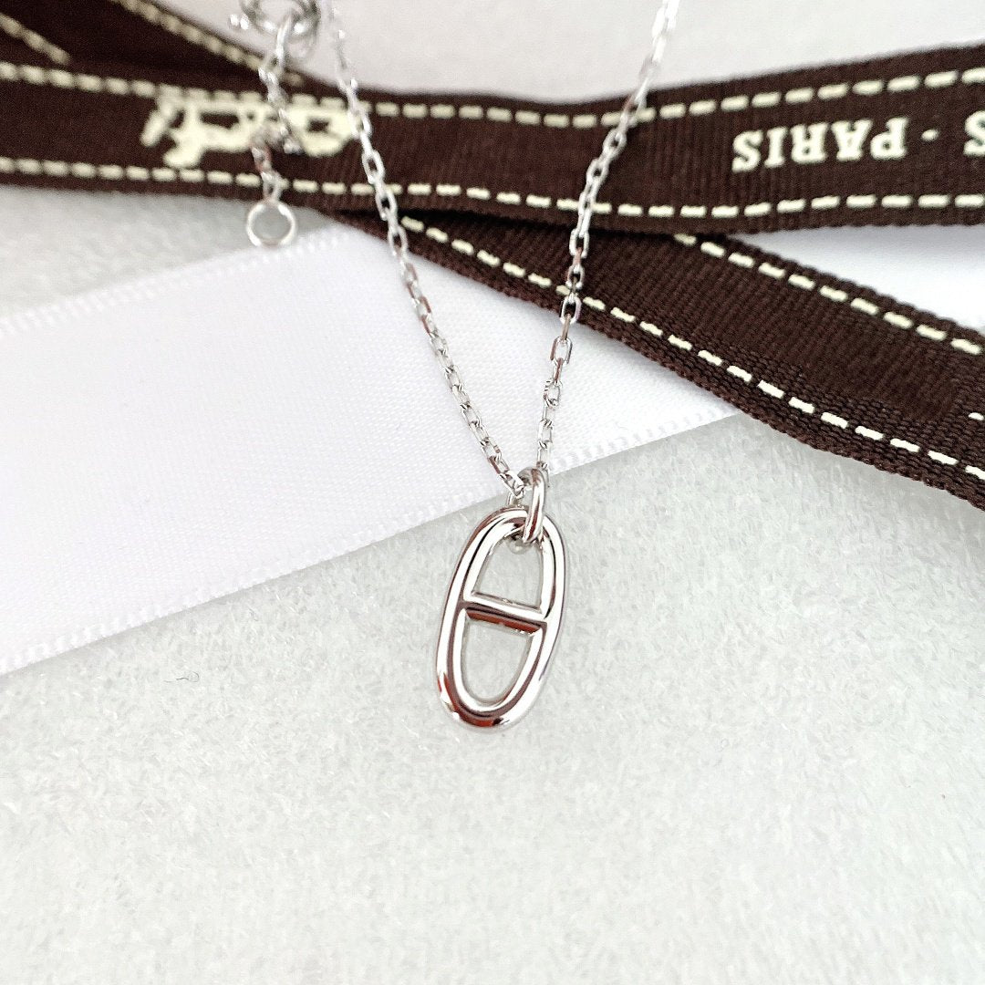 GlowHM PIG NOSE NECKLACE