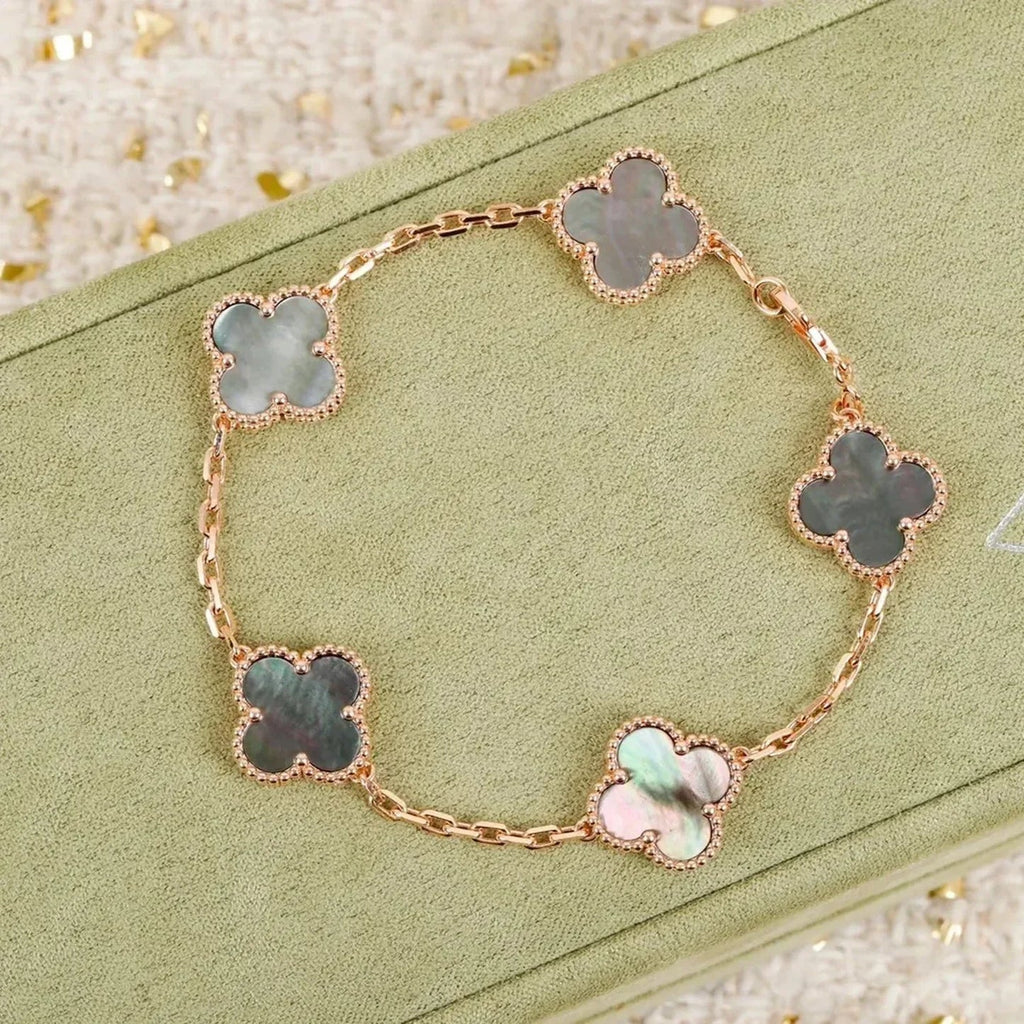 [Glow Jewelry] CLOVER 5 MOTIF GRAY MOP BRACELET COLLECTION