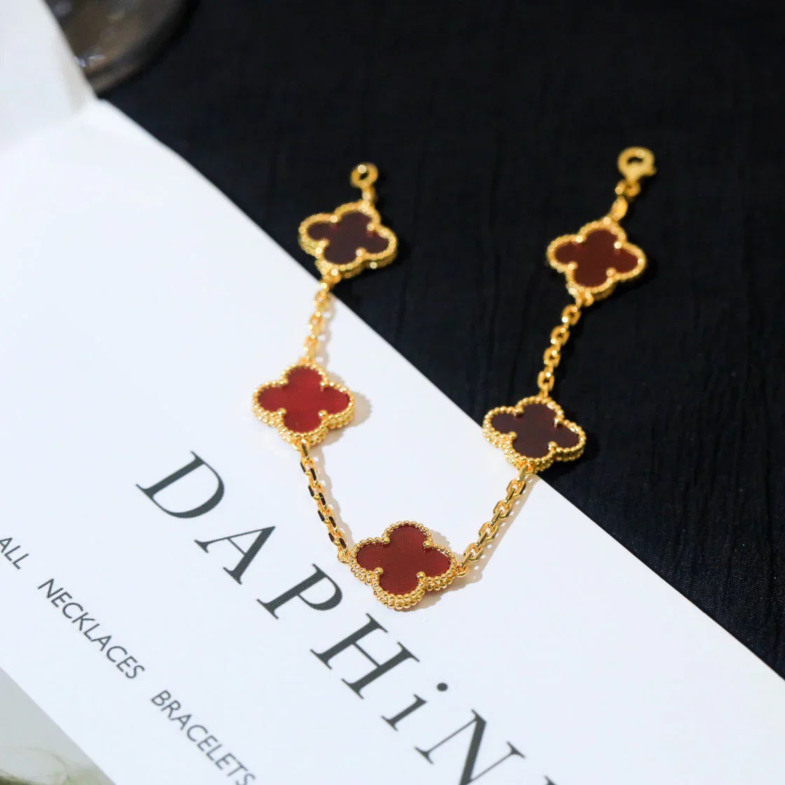 [Glow]New  CLOVER 5 MOTIF RED CORNELIAN BRACELET COLLECTION