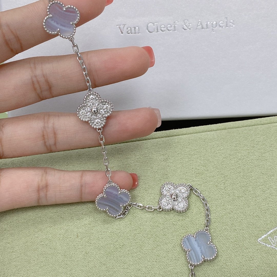 [Glow Jewelry] CLOVER 5 MOTIF PURPLE CHALCEDONY BRACELET COLLECTION