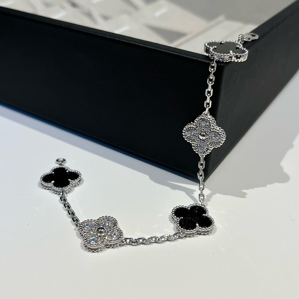 [Glow Jewelry] CLOVER 5 MOTIF ONYXS BRACELET COLLECTION