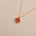 ¡®Glow¡¯CLOVER MINI 9.5MM WHITE CARNELIANS NECKLACE