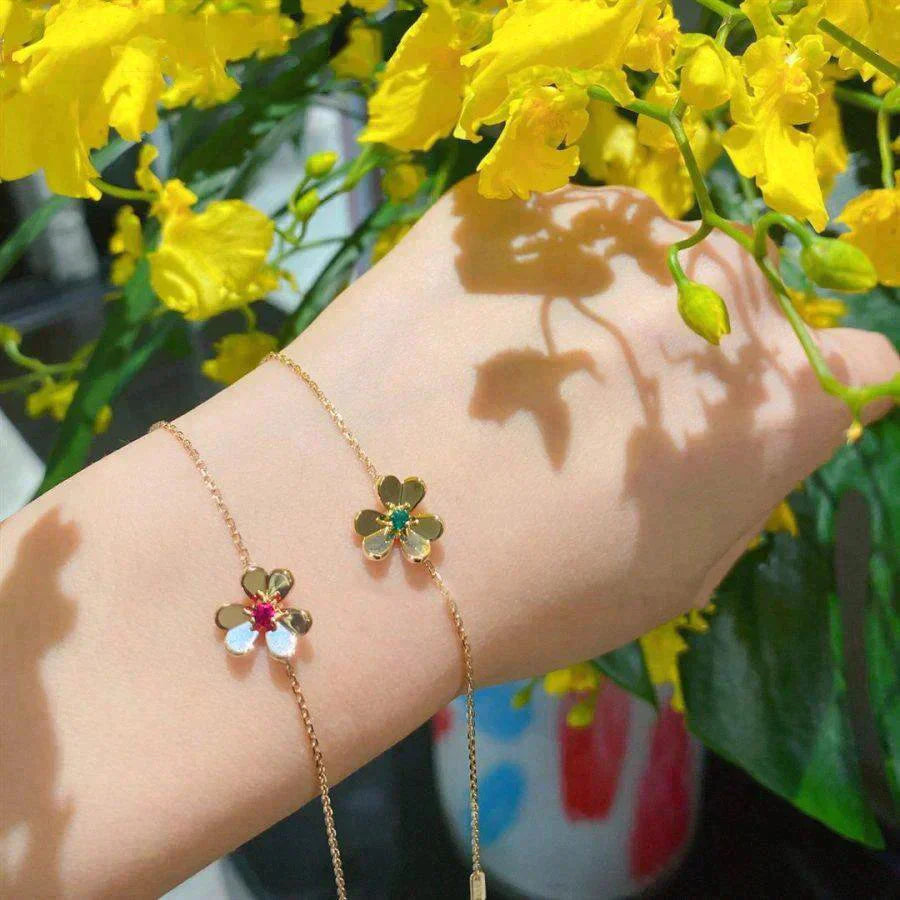 ¡®Glow¡¯FRIVOLE GOLD FLOWER PINK MALACHITE BRACELET
