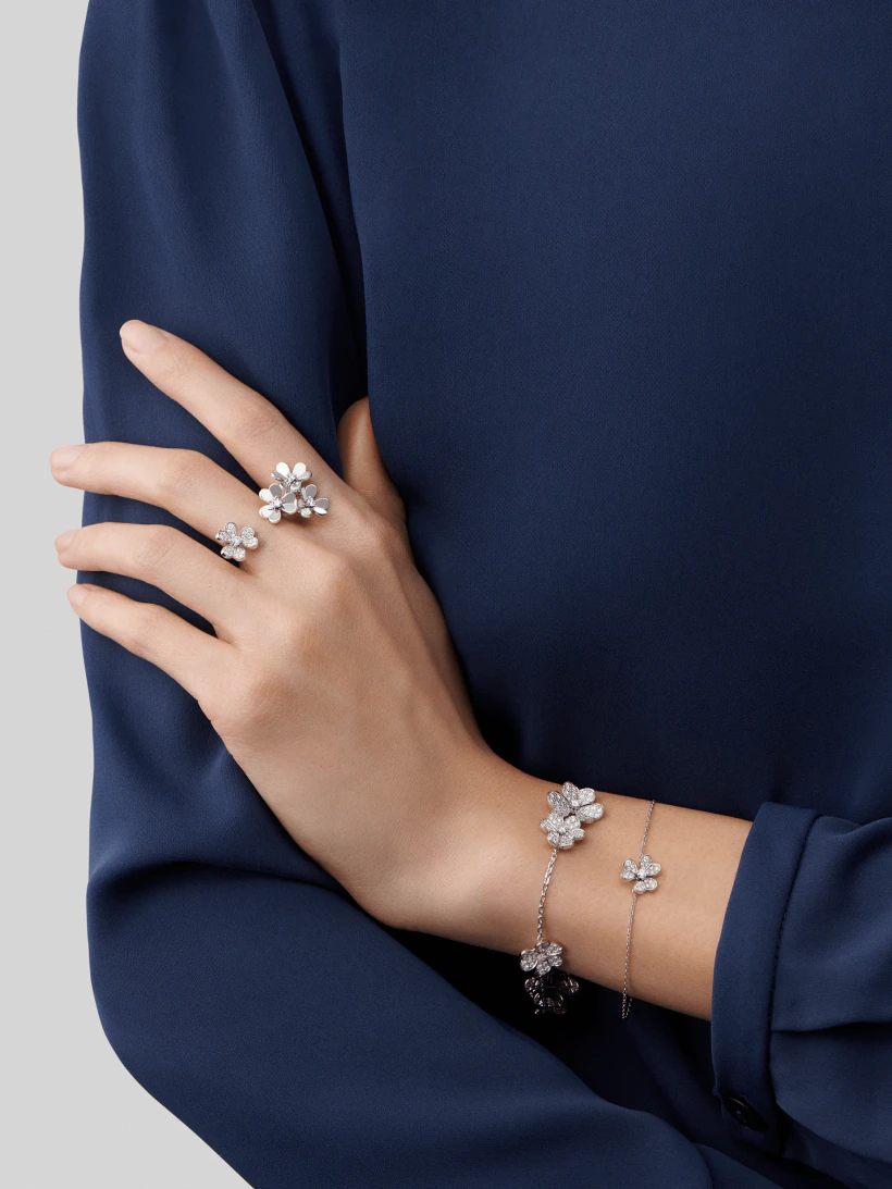 ¡®Glow¡¯FRIVOLE SILVER FLOWER DIAMOND BRACELET