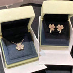 ¡®Glow¡¯FRIVOLE ROSE GOLD FLOWER DIAMOND NECKLACE