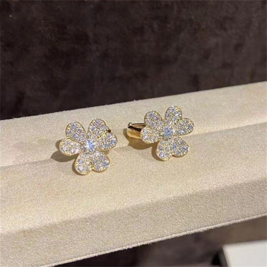 ¡®Glow¡¯FRIVOLE GOLD FLOWER DIAMOND EARRINGS