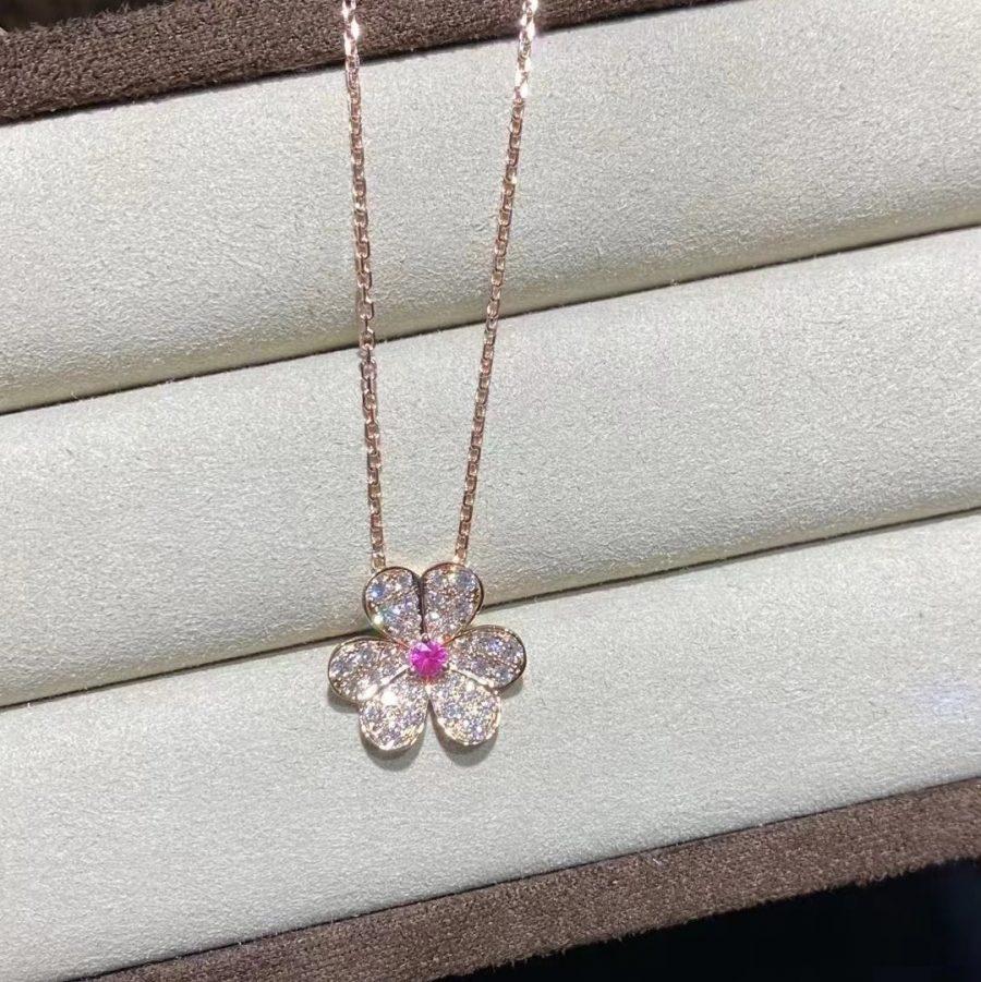 ¡®Glow¡¯FRIVOLE ROSE GOLD FLOWER DIAMOND NECKLACE