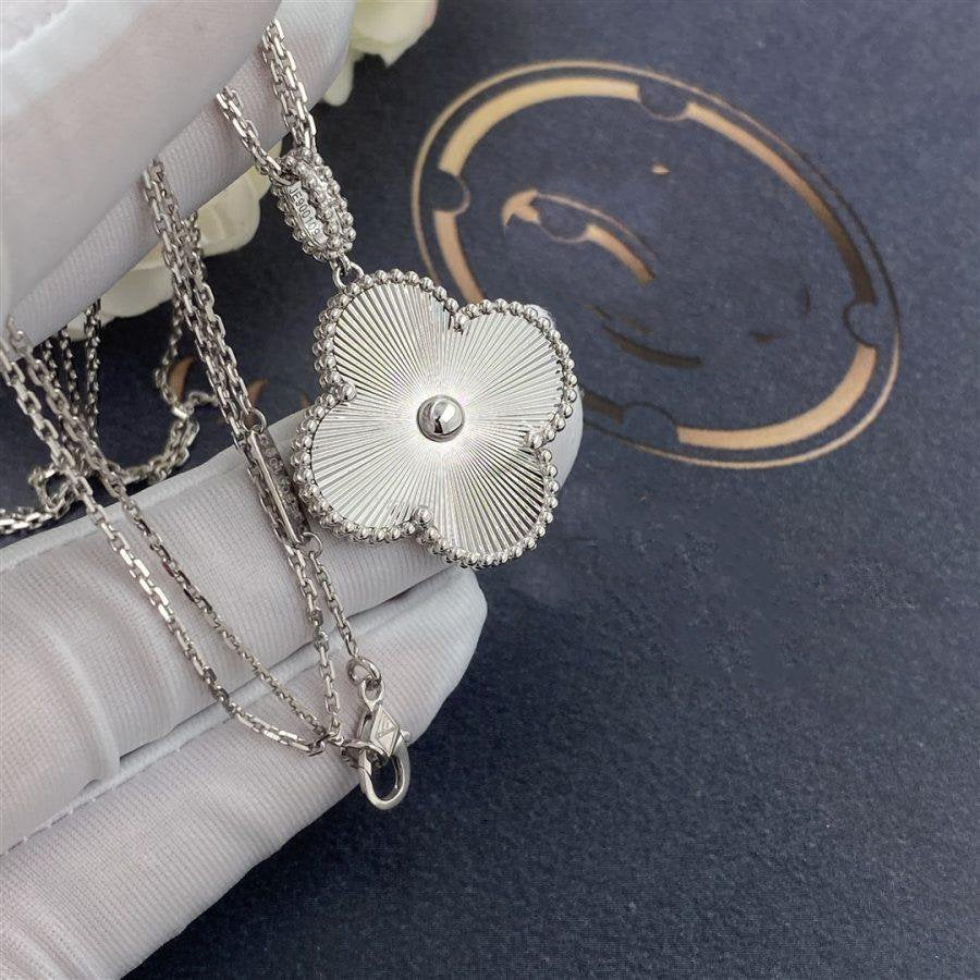 ¡®Glow¡¯CLOVER 25MM SILVER BIG CLOVER NECKLACE