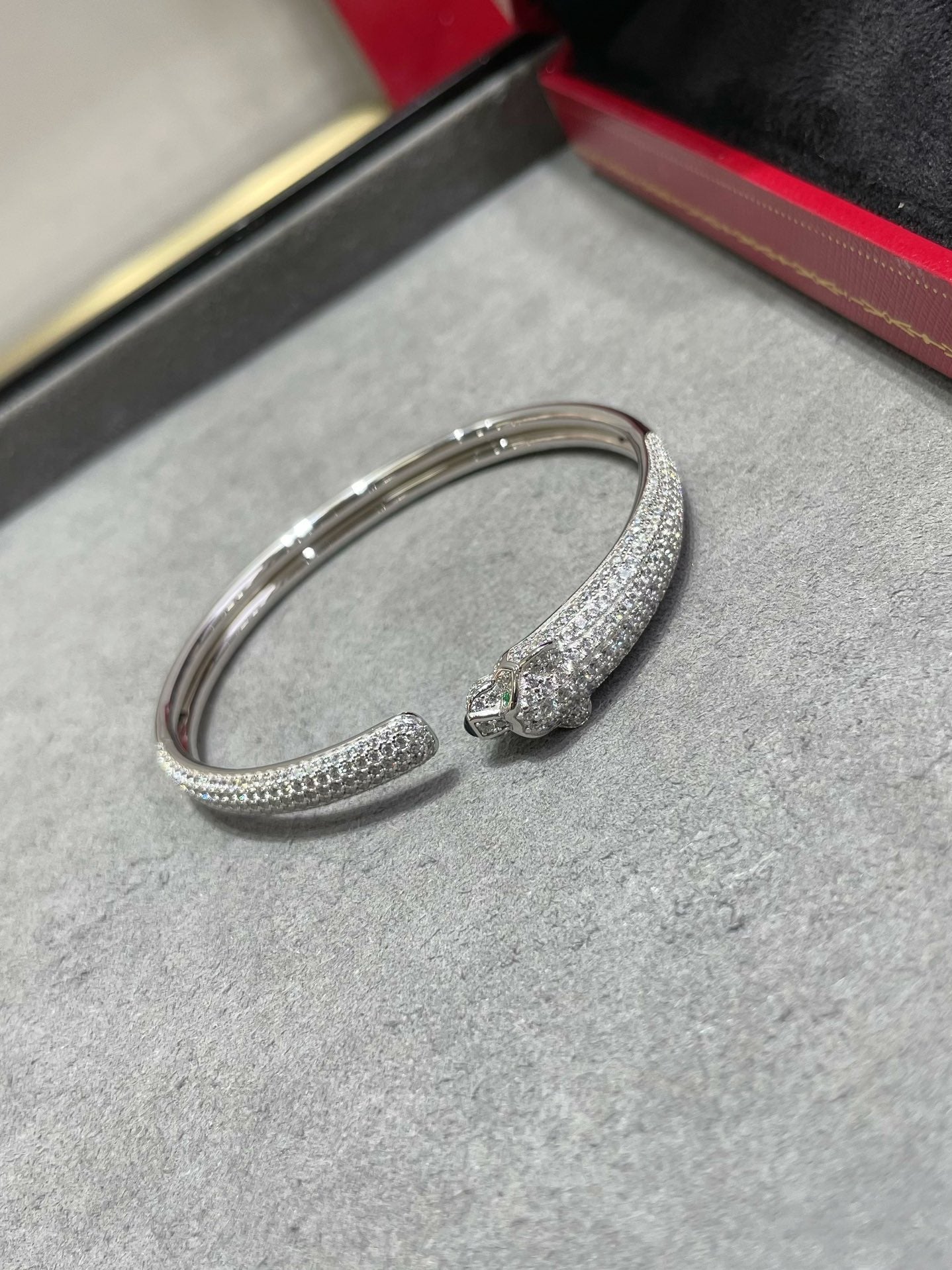 GlowPANTHERE FULL DIAMOND OPEN BRACELET