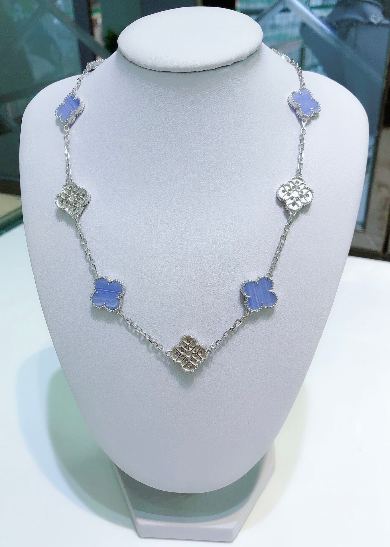 ¡®Glow¡¯CLOVER 10 MOTIFS CHALCEDONY DIAMONDS SILVER NECKLACE