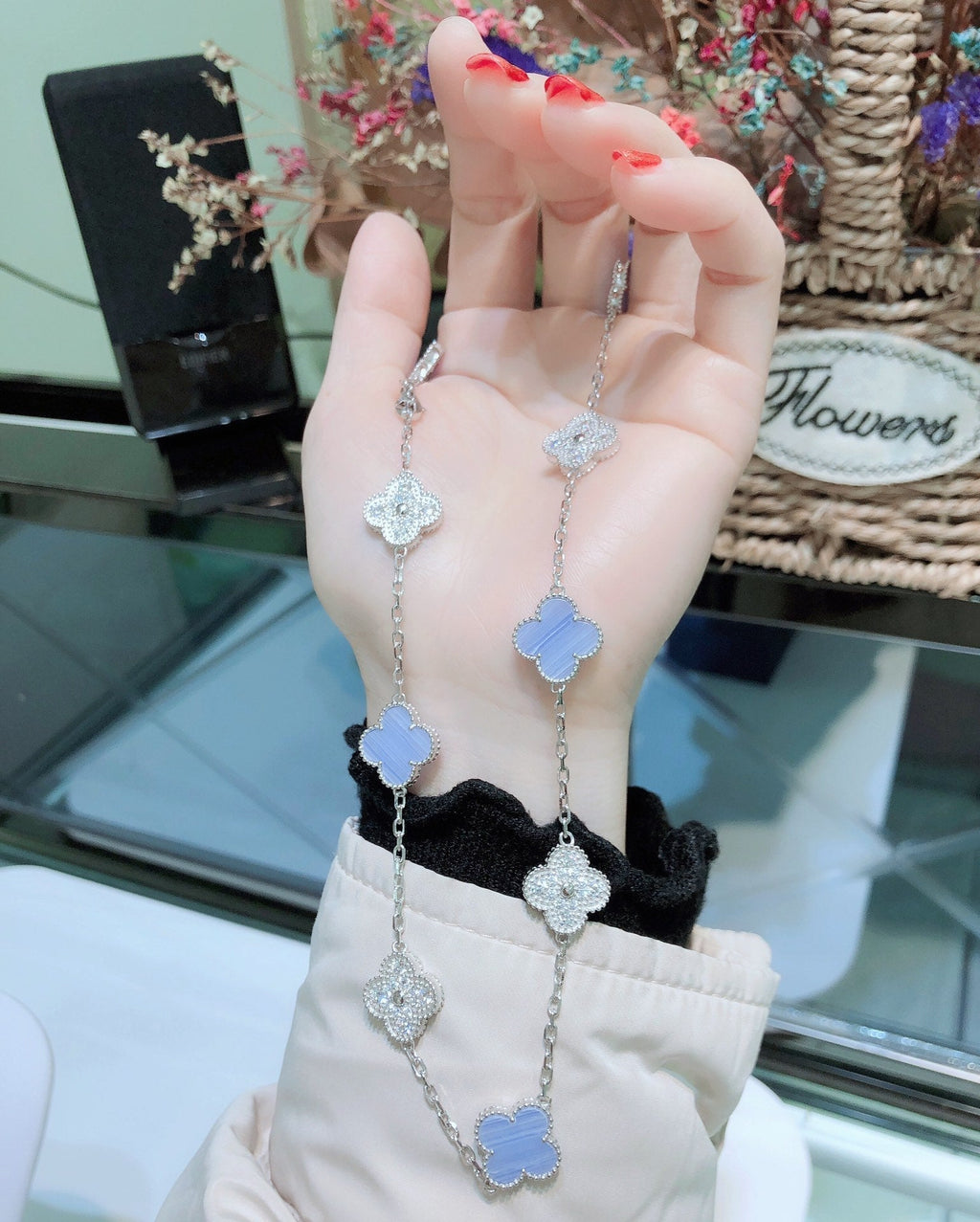 ¡®Glow¡¯CLOVER 10 MOTIFS CHALCEDONY DIAMONDS SILVER NECKLACE